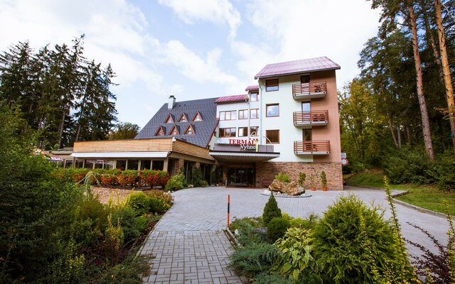 Hotel Termál - hlavná budova - indivudálny zájazd CK Turancar - Slovensko, Vyhne