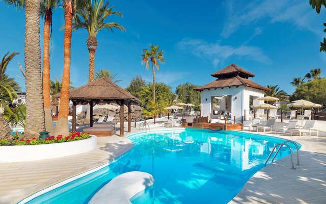 H10 White Suites Boutique Hotel - bazén - letecký zájazd CK Turancar - Lanzarote, Playa Blanca