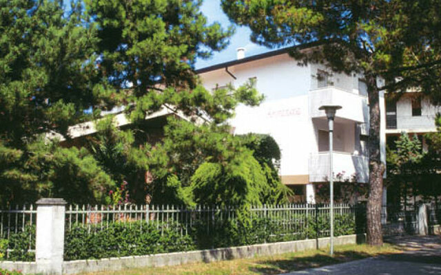Apartmán Annarosa v Bibione, trilocal pre 5 osôb, pobyty vlastnou a autobusovou dopravou CK TURANCAR