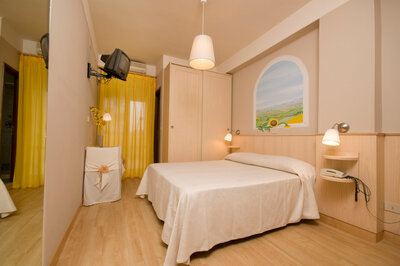 Hotel Mocambo - izba - zájazd vlastnou dopravou CK Turancar - Taliansko - San Benedetto del Tronto - Palmová riviéra