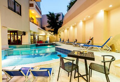 Elina hotel Apartments - bazén - letecký zájazd CK Turancar - Kréta, Rethymno