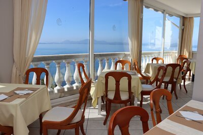 Hotel Sunshine Club - reštaurácia - letecký zájazd CK Turancar - Korfu, Nissaki
