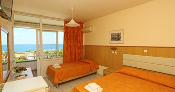 Hotel Eri Beach & Village - izba - letecký zájazd CK Turancar - Kréta, Hersonissos