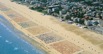 Rezidencia ADRIATICO priamo na pláži v BIBIONE SPIAGGIA, zájazdy autobusovou a individuálnou dopravou do Talianska CK TURANCAR