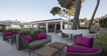 Bella Playa & Spa - bar pri bazéne - letecký zájazd CK Turancar - Malorka, Cala Ratjada