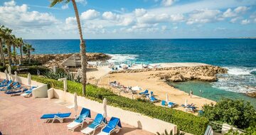 Cynthiana Beach Hotel - pláž - letecký zájazd CK Turancar - Cyprus, Paphos