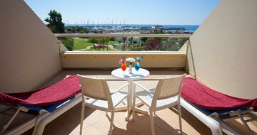 St.Raphael Resort - izba - letecký zájazd CK Turancar - Cyprus, Limassol