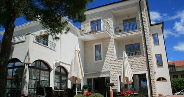 Hotel Nikola - hotel - autobusový zájazd CK Turancar - Chorvátsko, Vodice